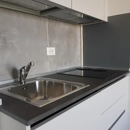 International Seaview Apartment *