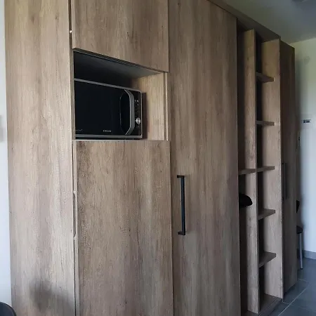 International Seaview Apartment *