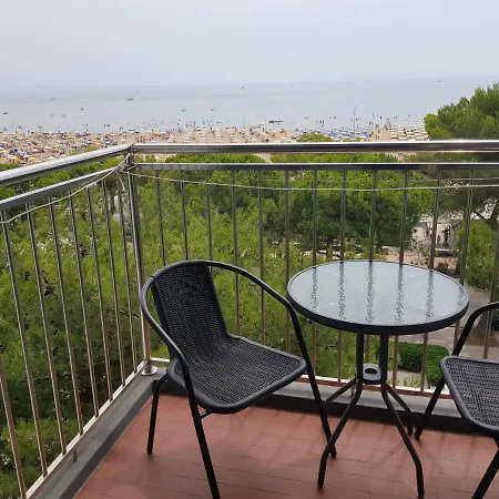 International Seaview Apartmán *