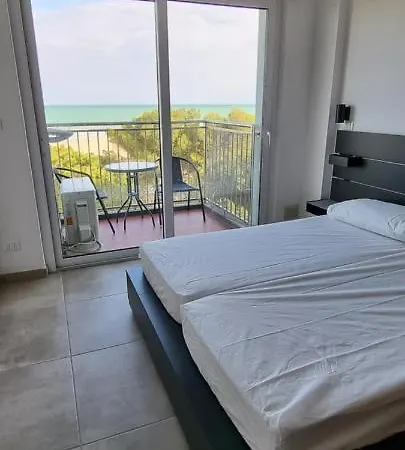 International Seaview Apartment *