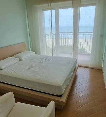 International Seaview Apartman *